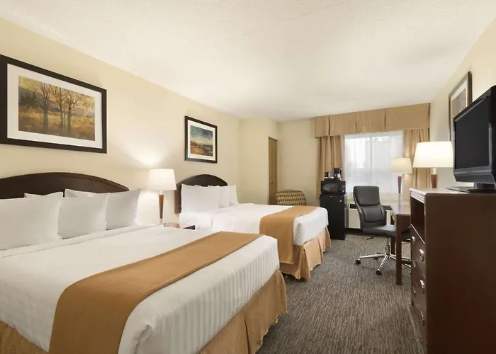 Travelodge By Wyndham Edmonton South